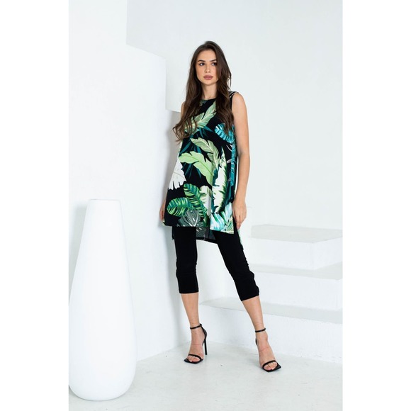 Women's Black Capri Leggings Size M Bow Cut Out Artex Fashions NWT - Picture 2 of 2